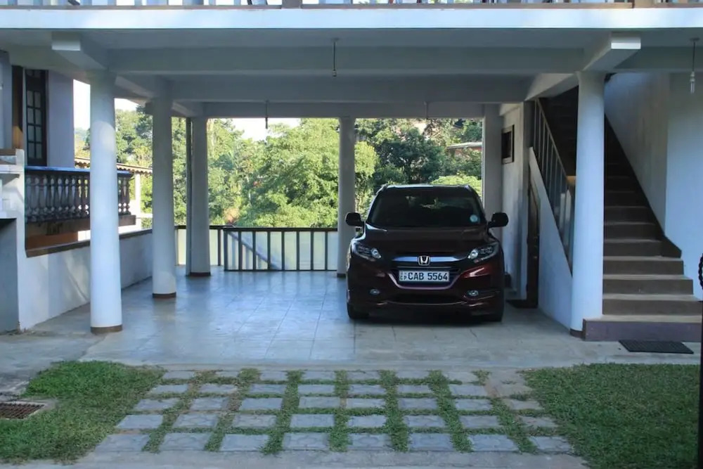 Self Cate Luxury Hostel