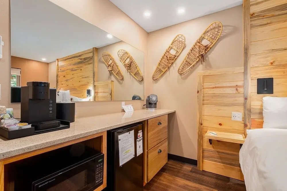 Solitude Gem Lake 203 - Estes Park 1 Bedroom Studio by RedAwning