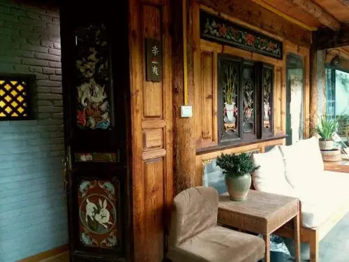 Lijiang White Sand Inn