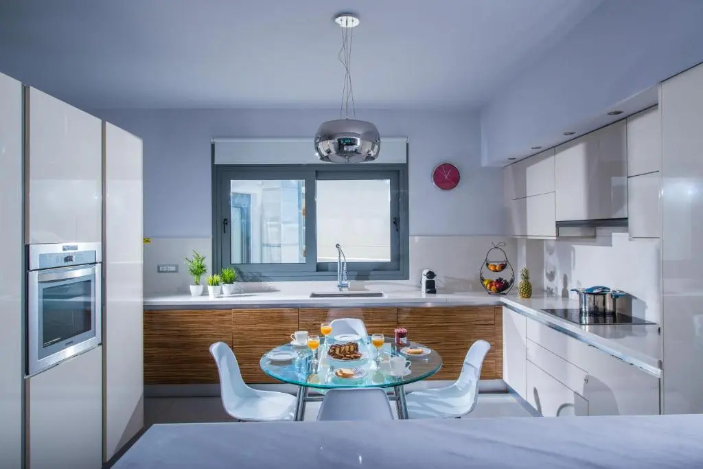 Coast Suite-Luxury Central Beach House