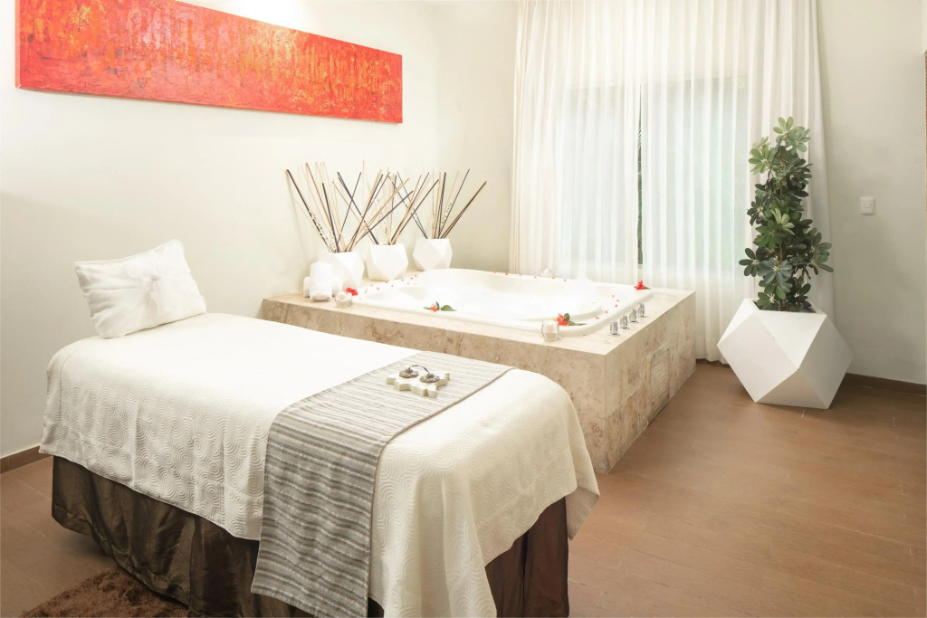 El Dorado Seaside Suites Oceanfront, All & More Inclusive