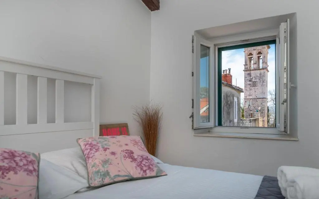 OLD TOWN APARTMENTS, in the city centre