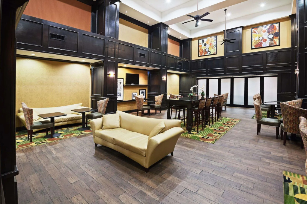 Durant Inn & Suites
