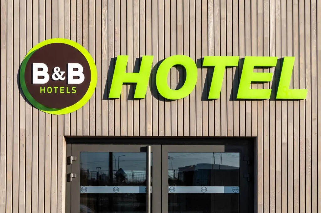 B&B HOTEL Troyes Magasins dusine