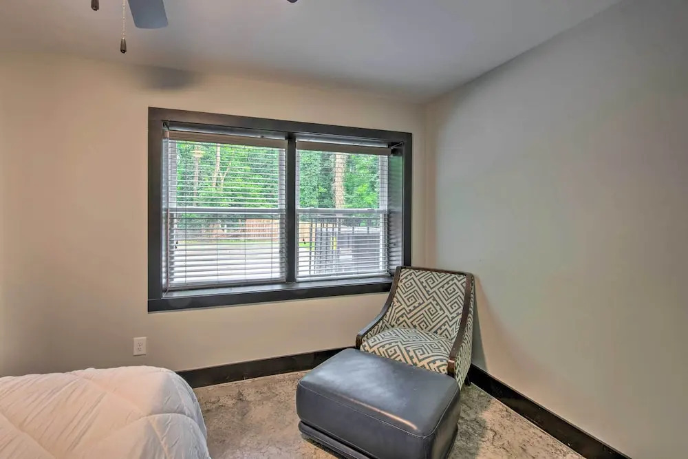 5 Mi to Mercedes-benz Stadium: Stylish ATL Retreat