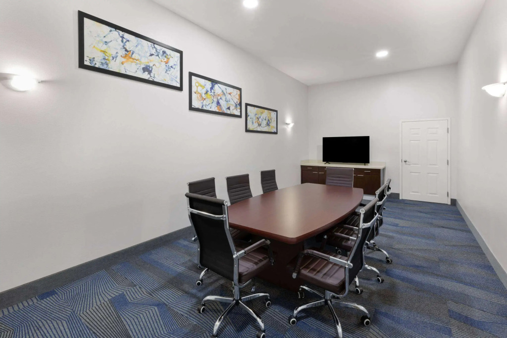 La Quinta Inn & Suites by Wyndham Angleton
