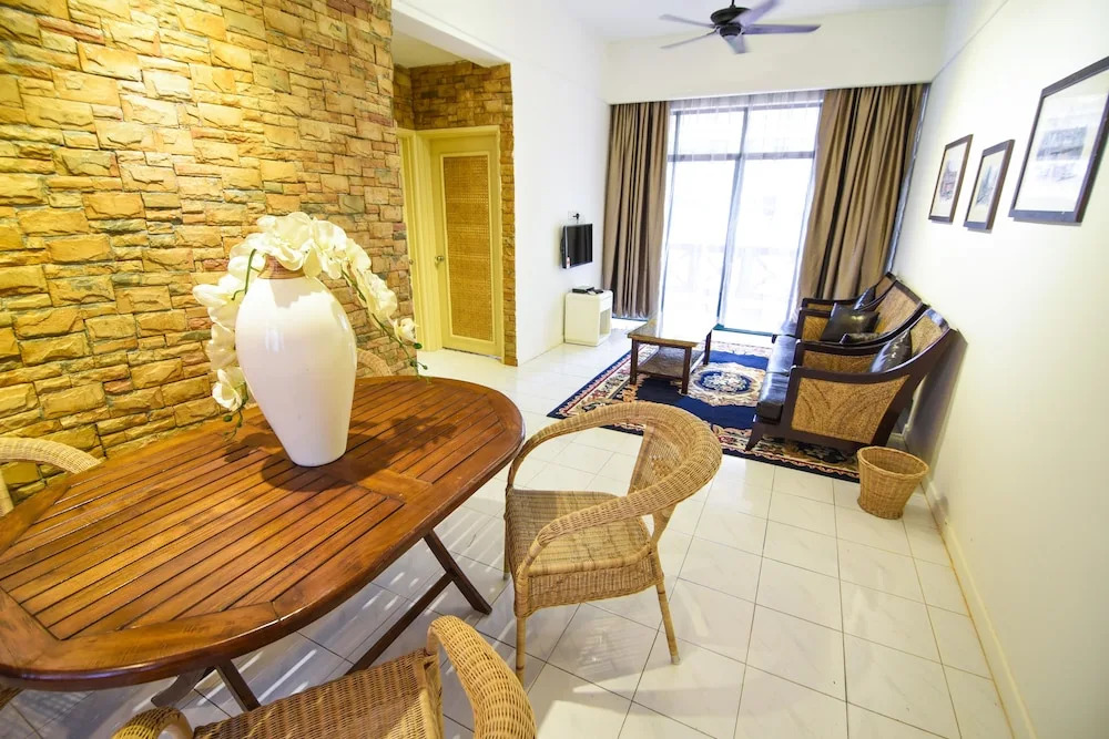 Ohana House 7011