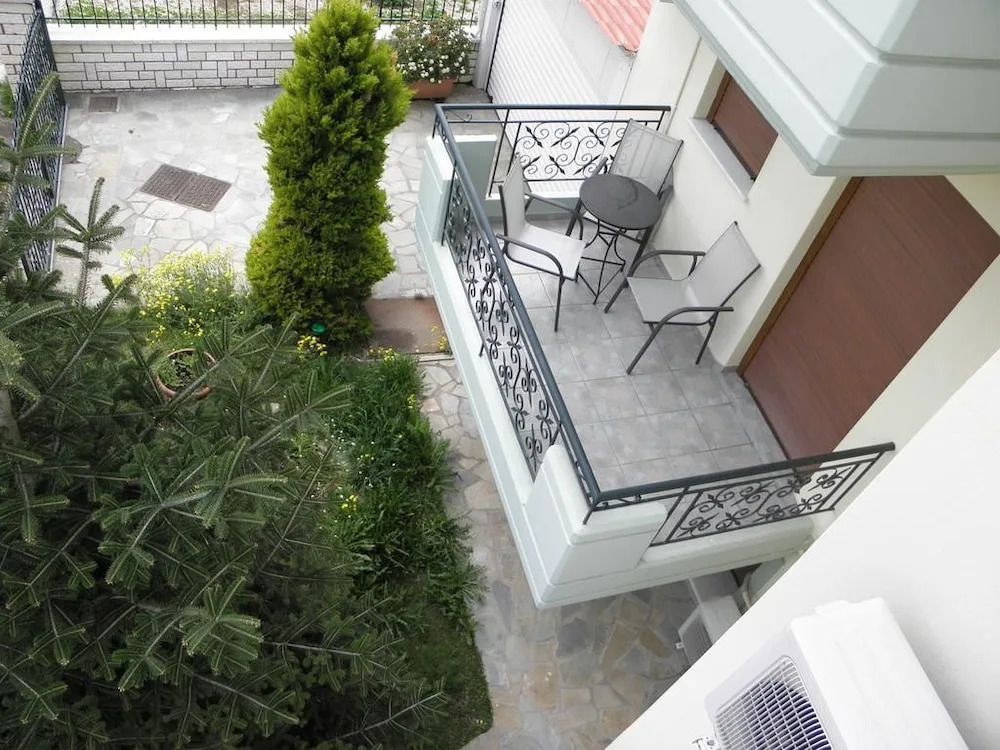 Tsironis Guesthouse