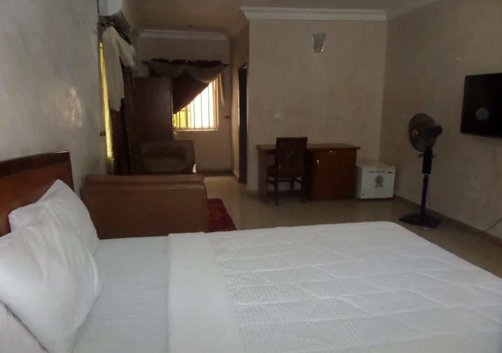 Chinox Guest Inn
