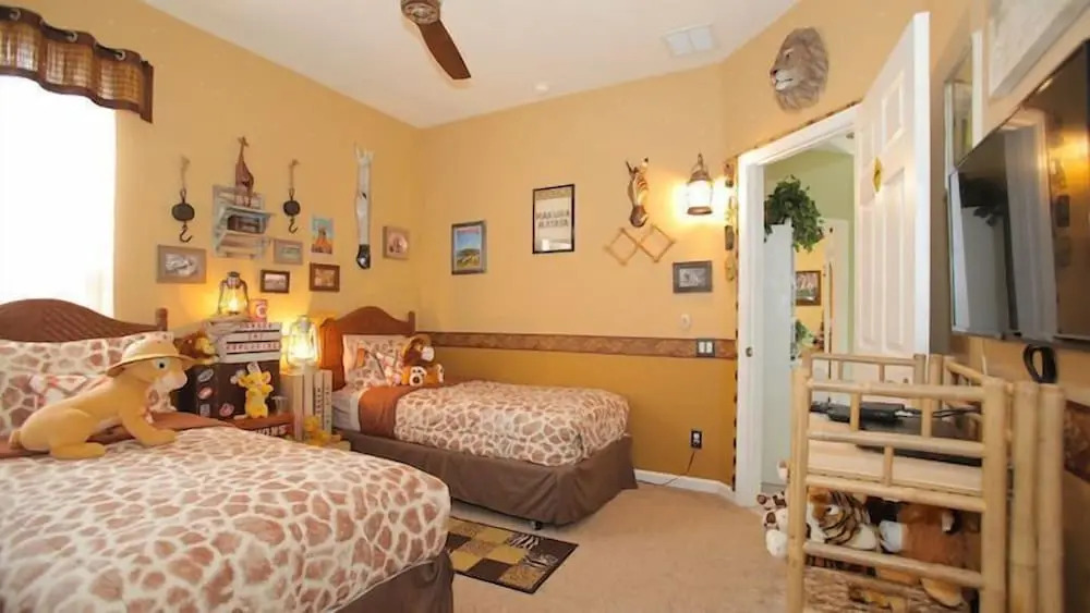 WH7703CS Windsor Hills 4B 4Ba Villa home
