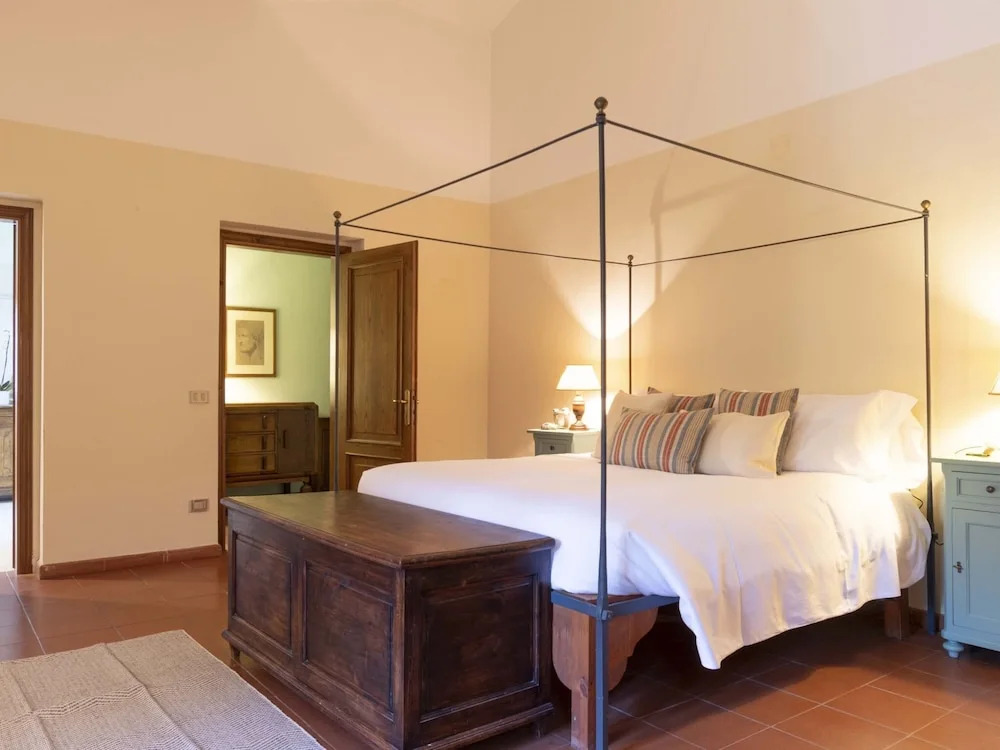 Belvilla by OYO Tasteful Villa With Bubble Bath