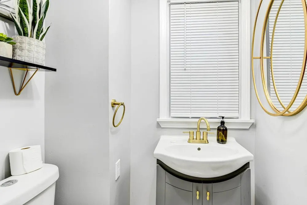 Luxurious Detroit Home - Walk to Golf and Park!