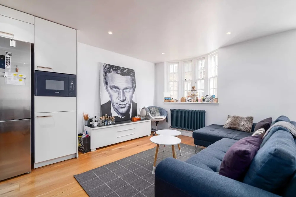 Spacious 2BR in West Kensington by GuestReady