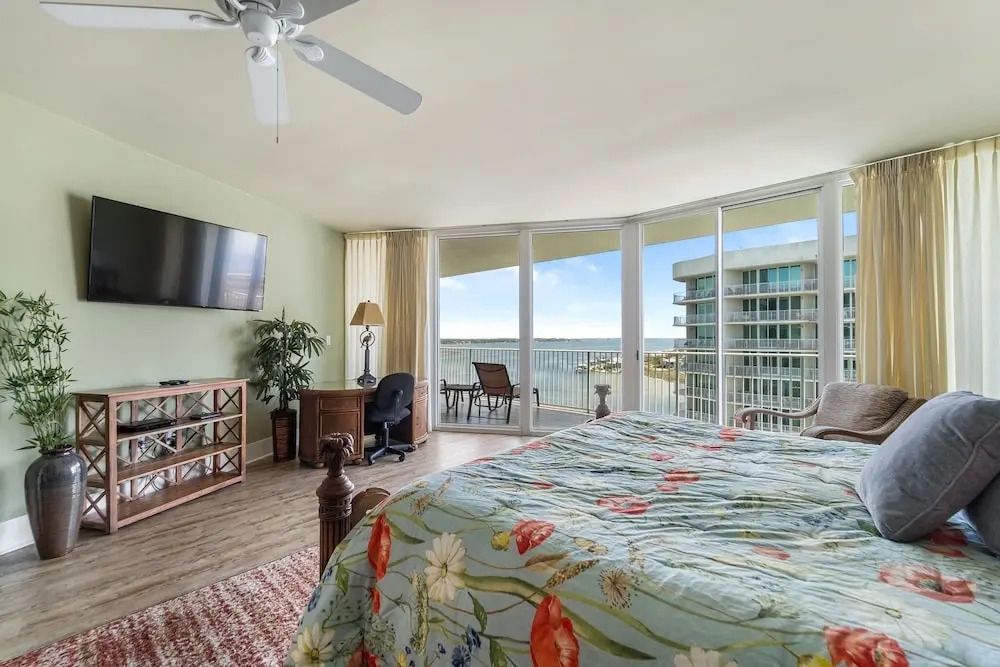 Crc1108 2 Bedroom Condo
