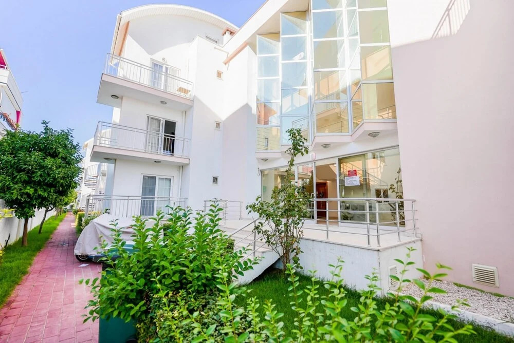 Comfy Flat With Shared Pool in Belek