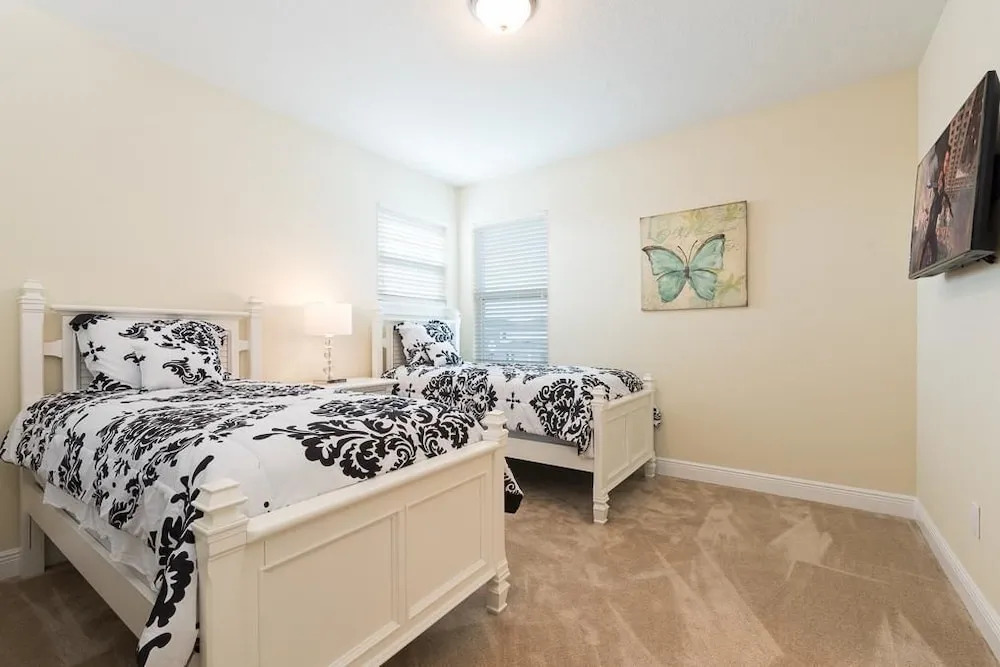 Reunion Splendor 6 Bedroom Home with Private Pool and Spa