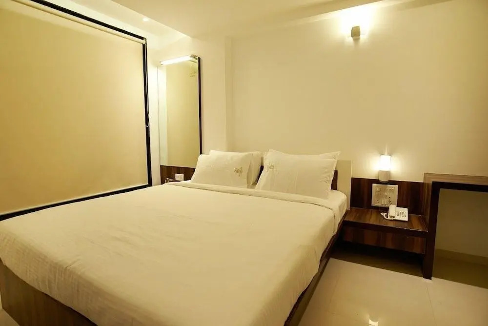 Hotel Shree Sai Dhan