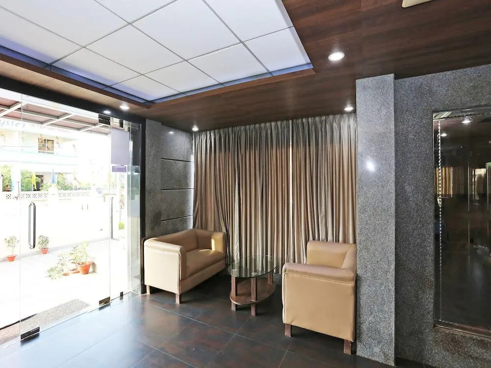 OYO 2337 Gold Coast Beach Resort