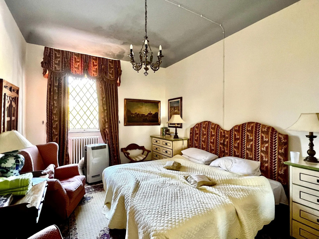 Villa Michaela, New Listing! Spacious Villa, exclusive venue with Pool, Chapel and Tennis courts