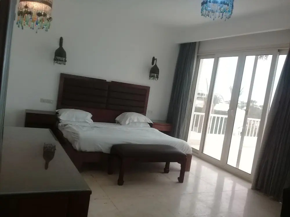 Carlton Luxury Villa
