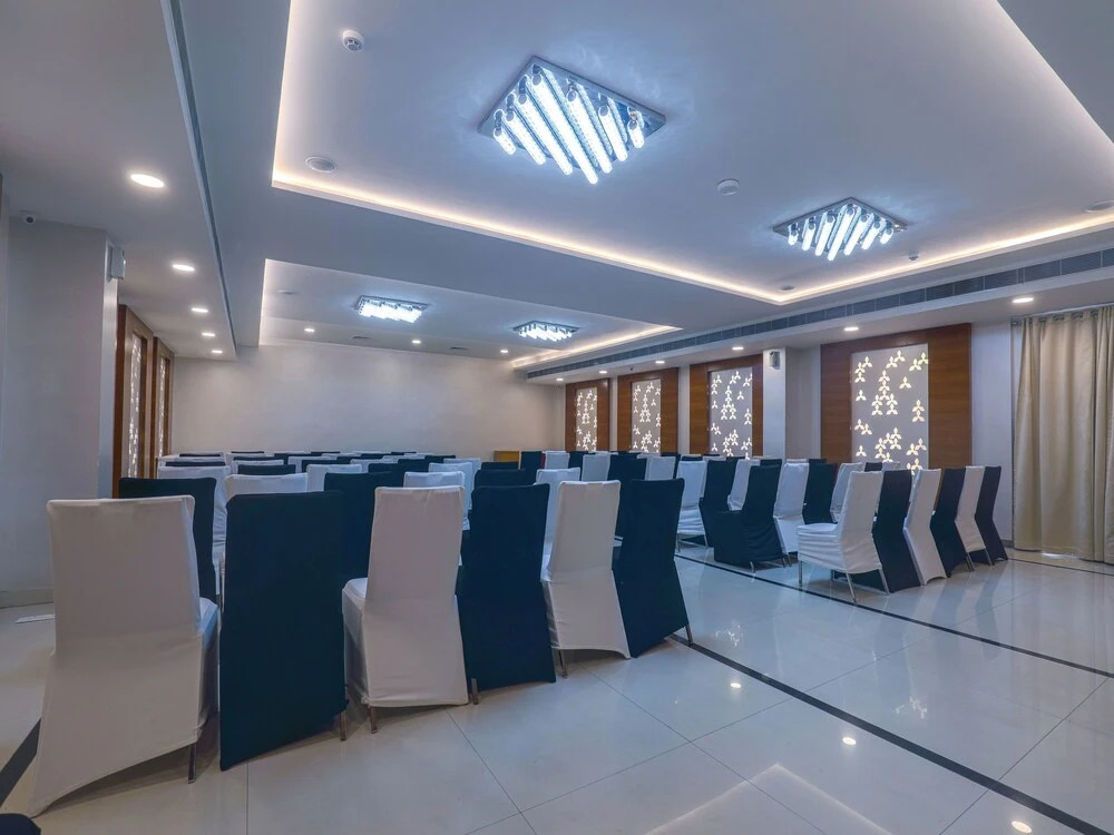 OYO 14282 Hotel Vivana