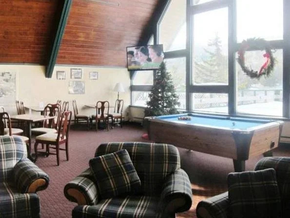 Snow Lake Lodge