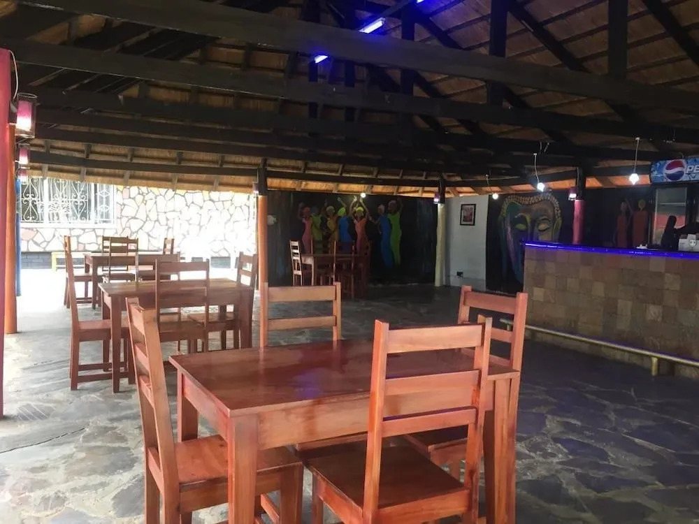Hooters Lodge