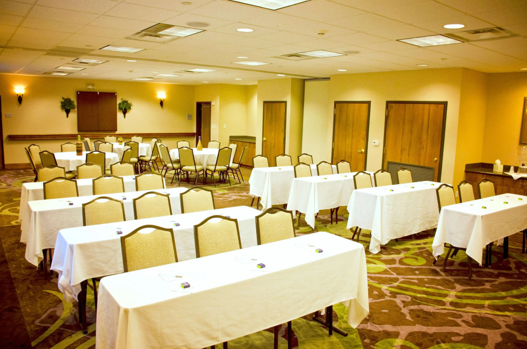 Hampton Inn & Suites College Station