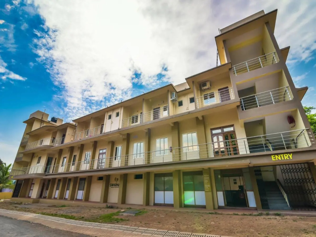 Swarnam Banquet Hall And Hotel
