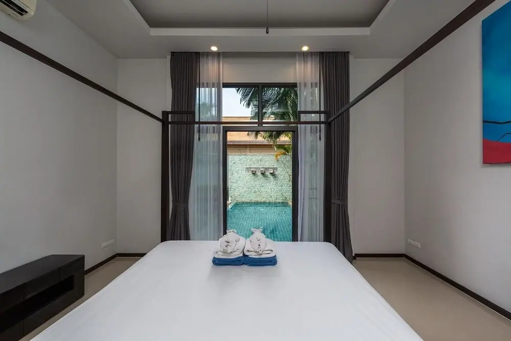 VILLA ARU Private Pool 3 min to Naiharn Beach