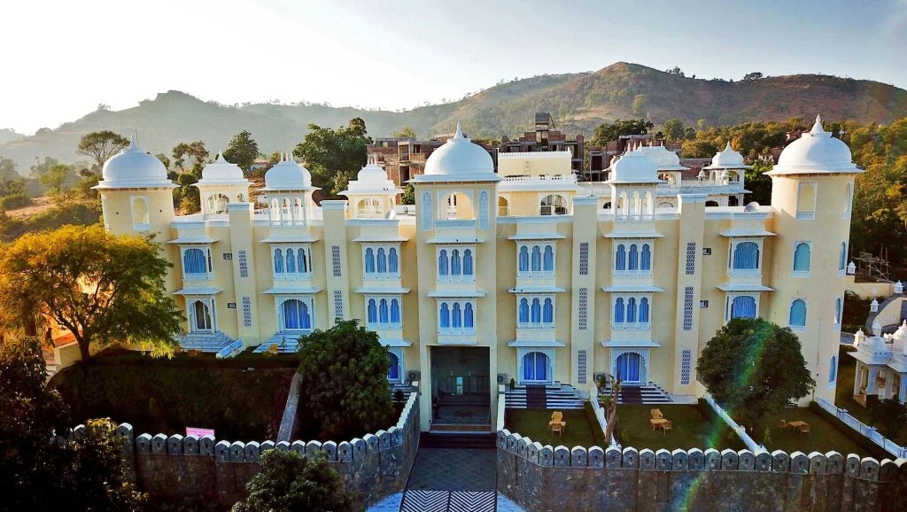 The Everest Hill Resort Suites with Jacuzzi Spa - Resort in Kumbhalgarh