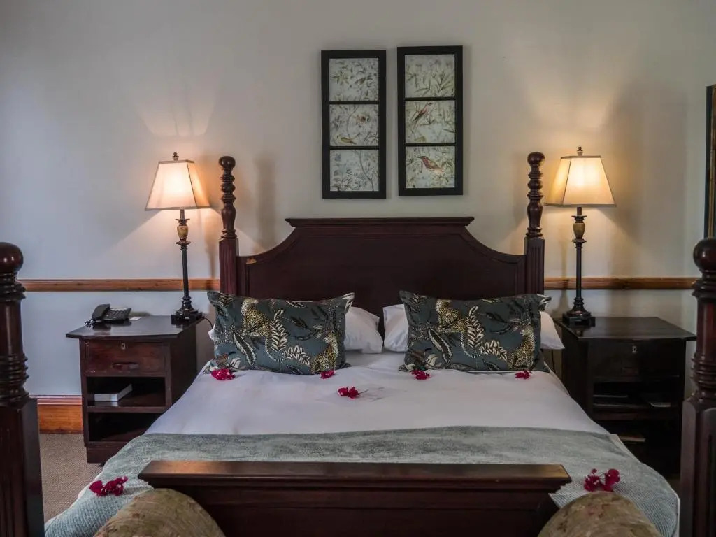 Leeuwenbosch Shearers Lodge - Amakhala Game Reserve