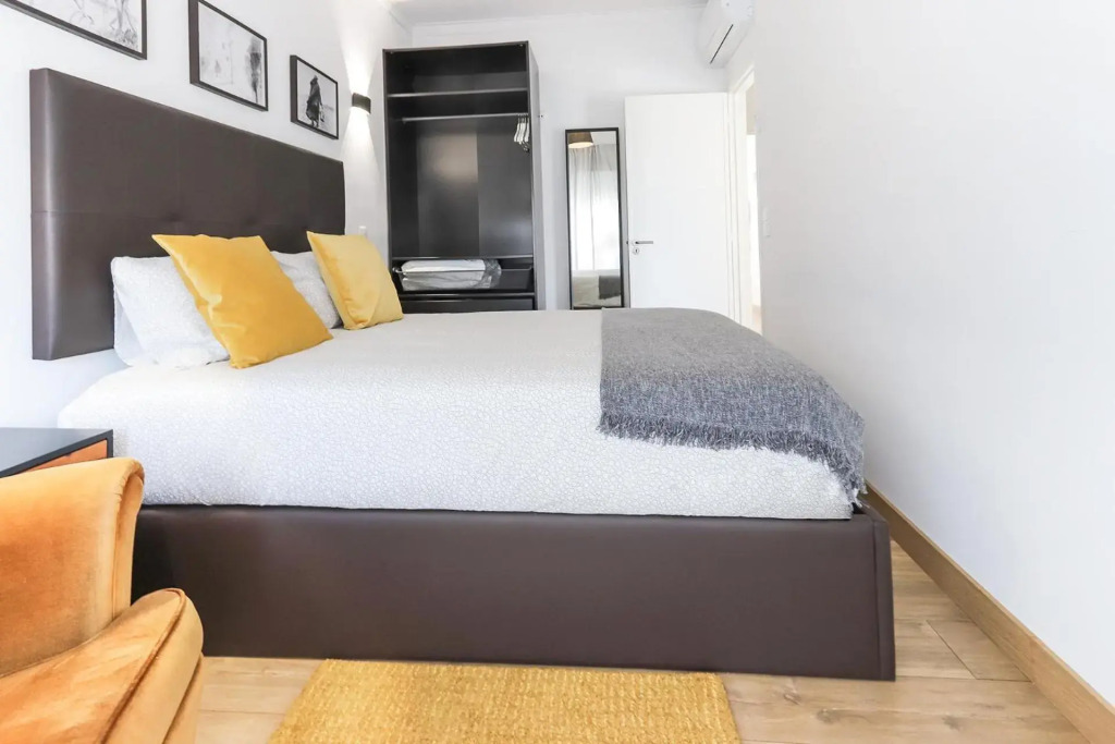 Apartment 66