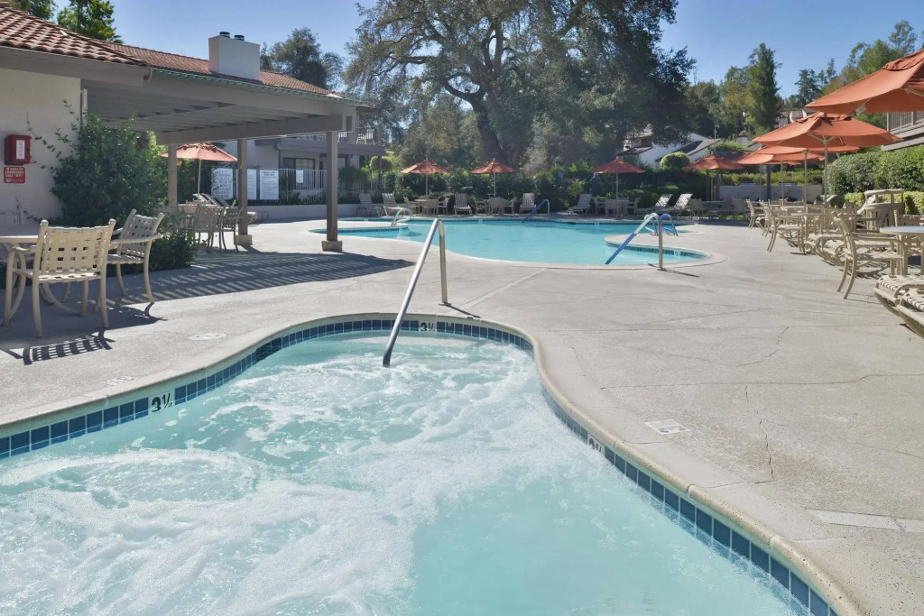Riviera Oaks Resort by Coolvacay