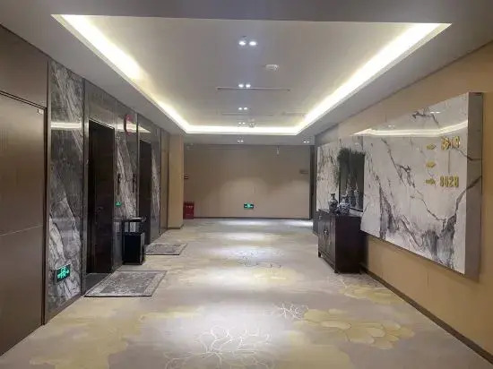 Qingdao Longfu Xiyan Hotel
