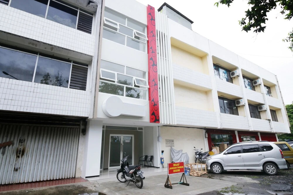 Airy Klojen Pertokoan Ade Irma Suryani Blok C5 Malang