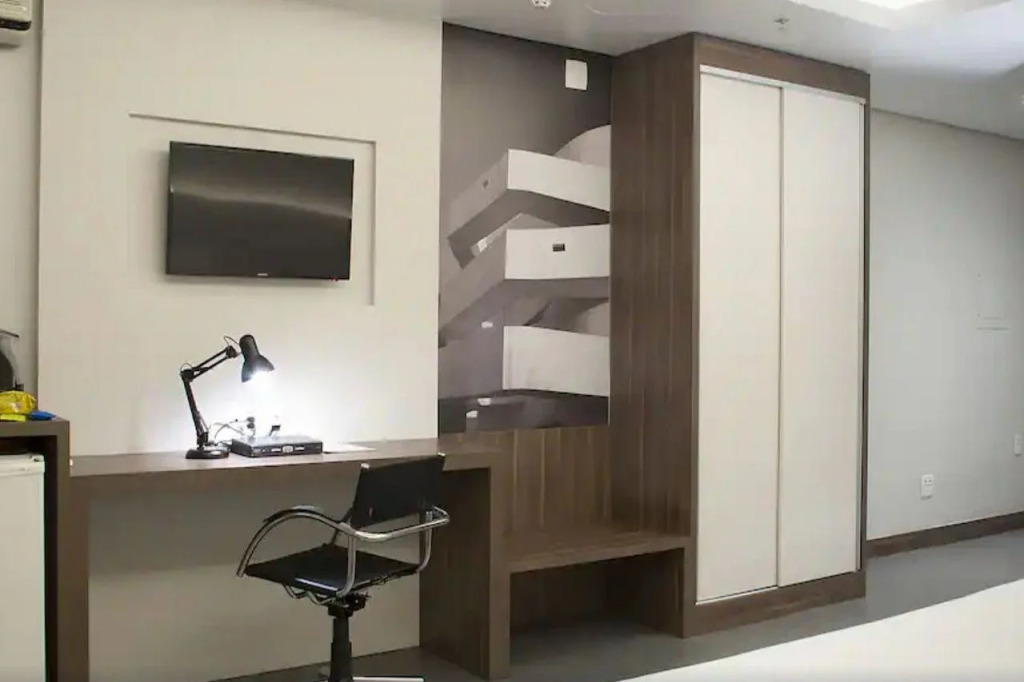 Master Porto Alegre Hotel - Av Carlos Gomes, Próximo ao Consulado Americano
