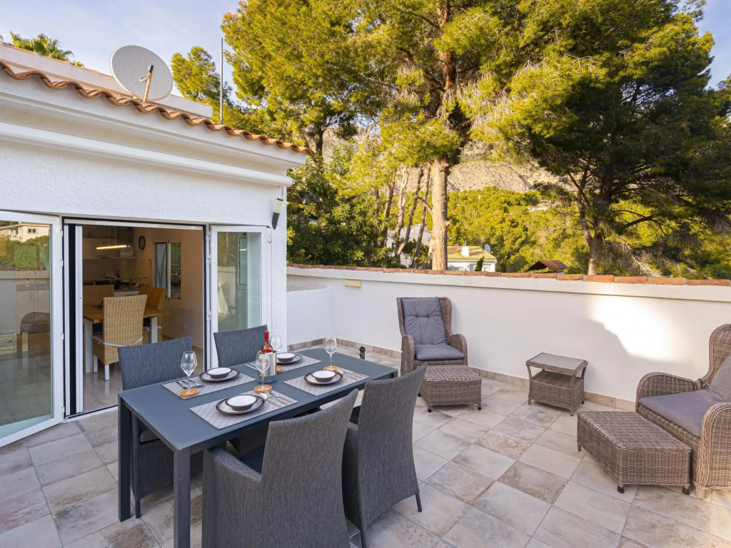 Urbane Holiday Home in Altea With Private Swimming Pool