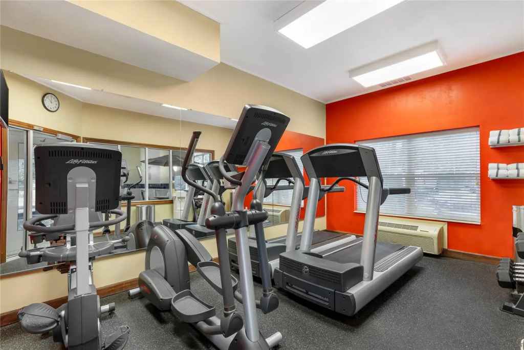 Country Inn & Suites by Radisson, Des Moines West, IA