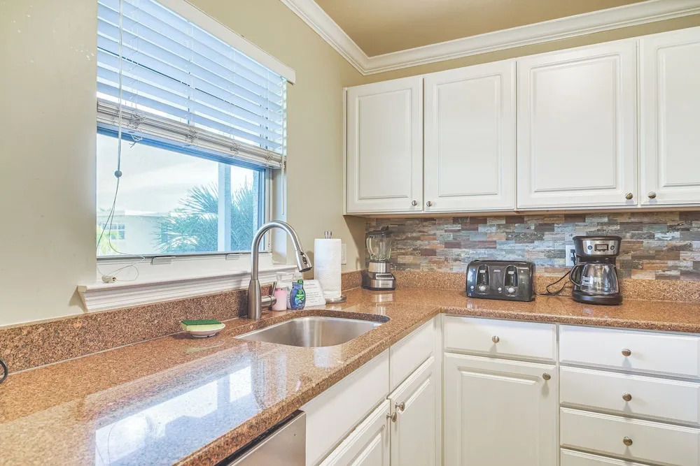 Resort Condo w/ Beach Access in Indian Shores!