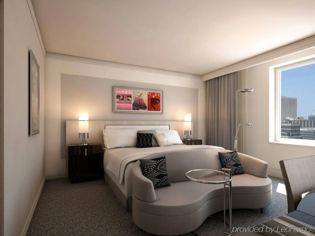 Vogue Hotel Montreal Downtown, Curio Collection by Hilton
