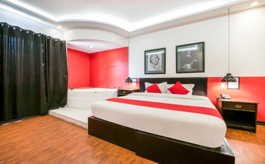Red Rose Hotel
