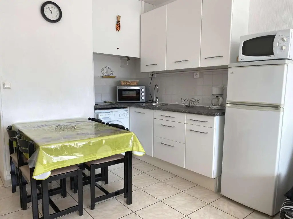 Appartement Balaruc-les-Bains, 1 pièce, 2 personnes - FR-1-553-24