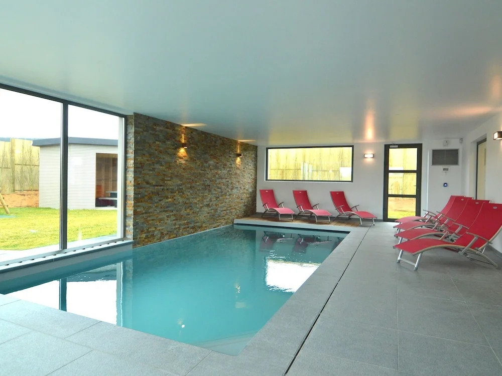 Lavish Villa in Malmedy with Heated Pool, Hot Tub, Infrared Sauna