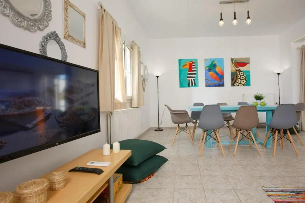 Bright and stylish 3 bedroom apartment