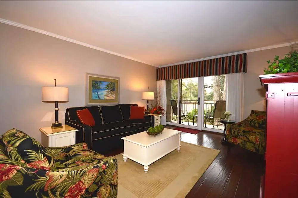 Plantation Club 470 by RedAwning
