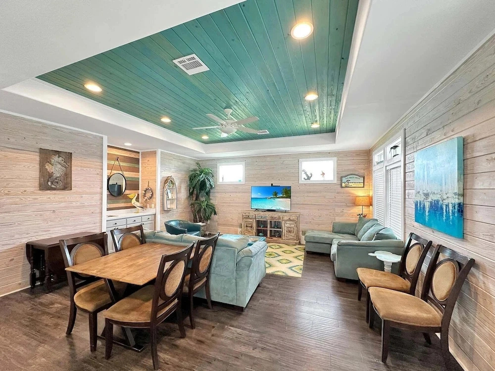 Lifes A Beach 3 Bedroom Home