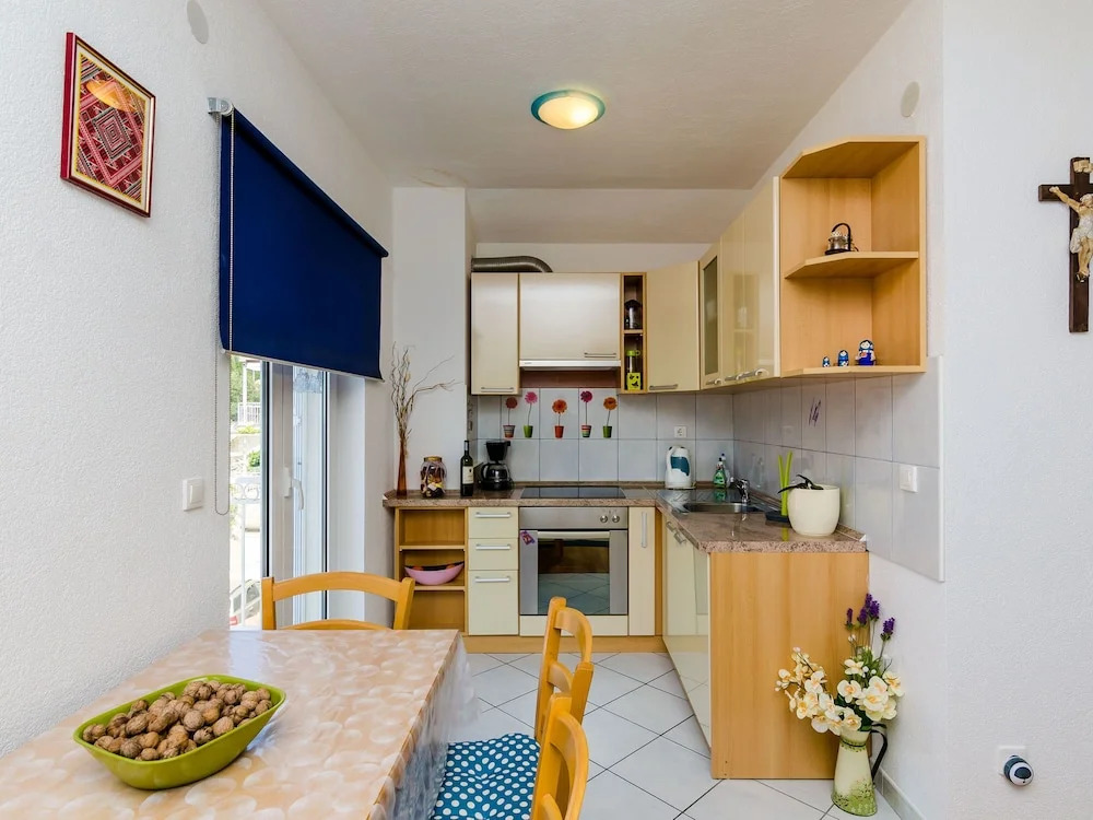 Comfortable Apartment With Amazing Seaview and Private Balcony,free Parking,wifi