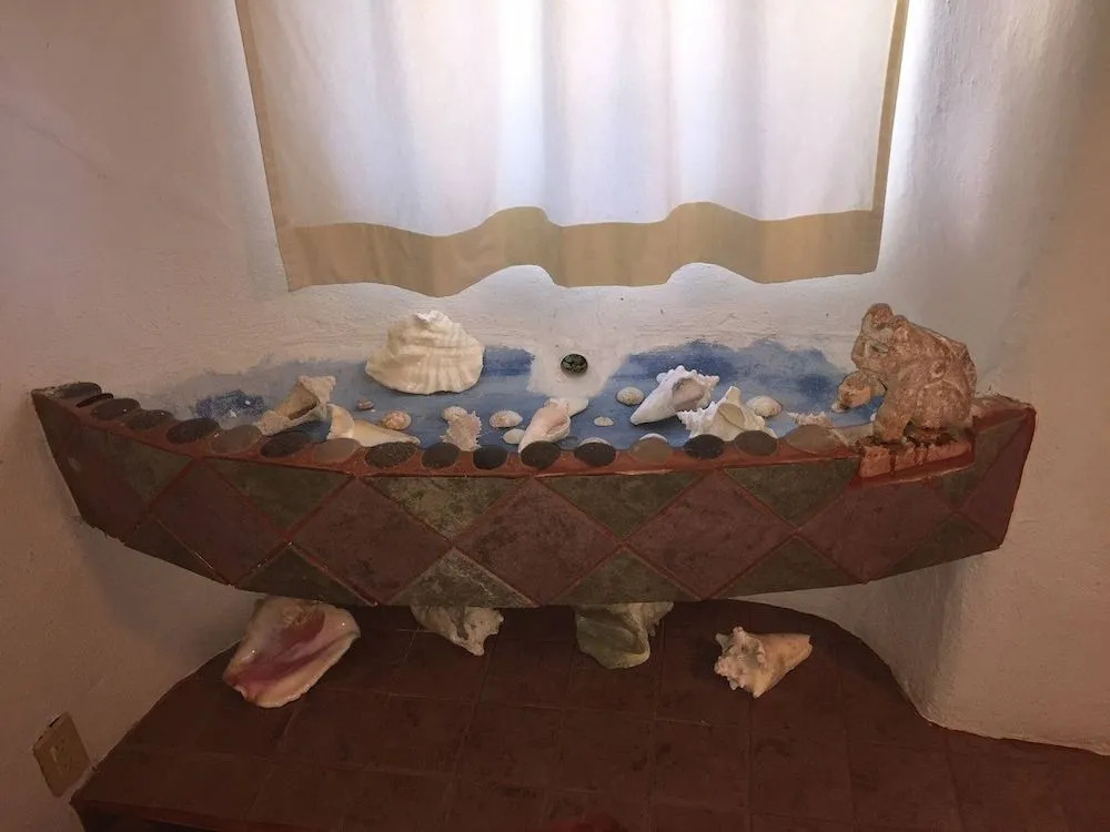 One Bedroom Apt In The Heart Of Playa Only One Block to the Beach!