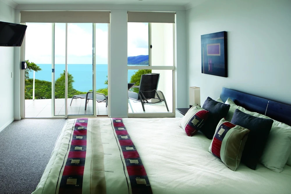 Waters Edge Apartment Cairns